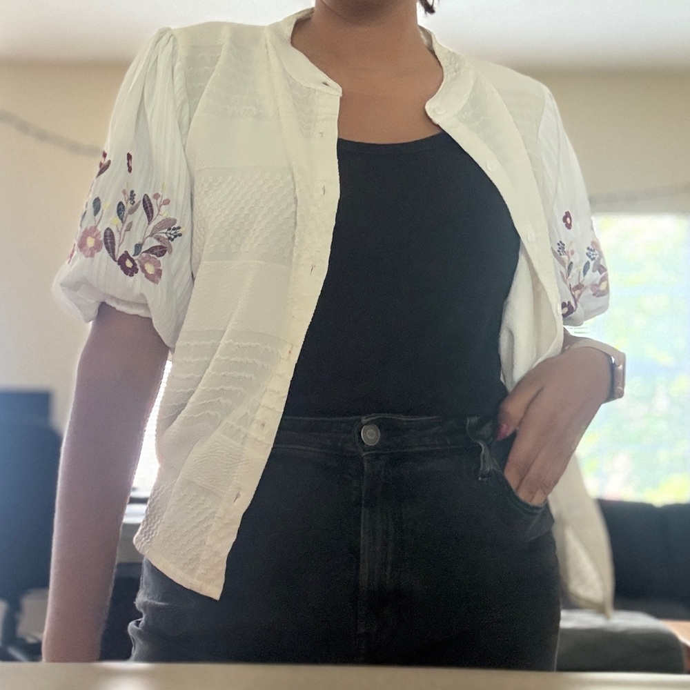 Vintage White Embroidered Puff Sleeved Blouse